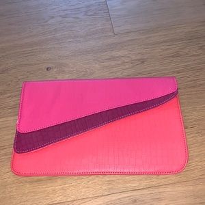 Express color lock clutch